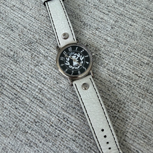 Juicy Couture | Vintage White Leather Strap Women\'s Watch main image 5